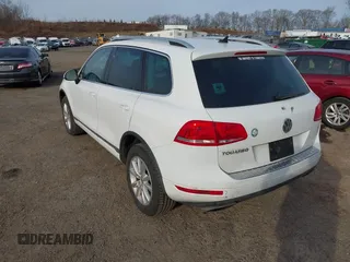 2013 Volkswagen Touareg Exec с VIN WVGEF9BP0DD006992, выставлен на аукционе IAAI как лот 41800140 с пробегом 177 299 миль миль и . История ставок и продаж доступна на DreamBid. Изображение 3.