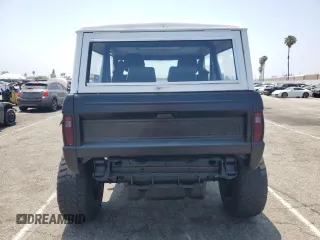 1973 Ford Bronco z VIN U15GLQ87409, wystawiony jako Copart lot #55850735 z przebiegiem 157 865 mil mil oraz Czysty tytuł • Clean title. Historia ofert i sprzedaży dostępna na DreamBid. Obrazek 6.