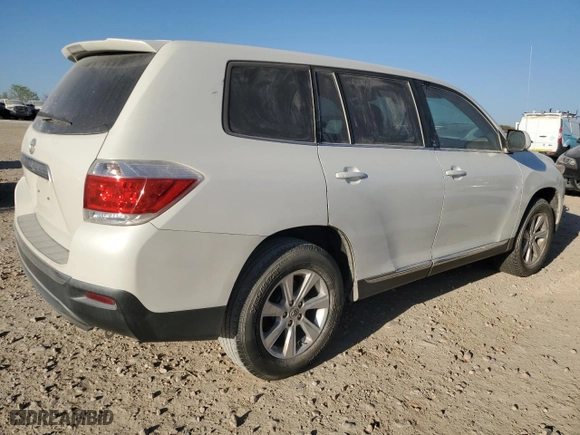 2011 Toyota Highlander with VIN 5TDZK3EHXBS027630, listed as a Copart auction lot 49255195 with 189,829 mi miles and Clean Title. Bid and sale history available at carsss.com. Image 3.