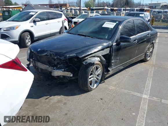 2013 Mercedes-Benz C 300 Sport z VIN WDDGF8AB1DR262578, wystawiony jako IAAI lot #41828966 z przebiegiem 176 190 mil mil oraz . Historia ofert i sprzedaży dostępna na DreamBid. Obrazek 23.