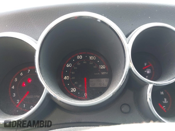 2006 Pontiac Vibe with VIN 5Y2SL65886Z440554, listed as a IAAI auction lot 42482945 with 196,176 mi miles and . Bid and sale history available at DreamBid. Image 7.