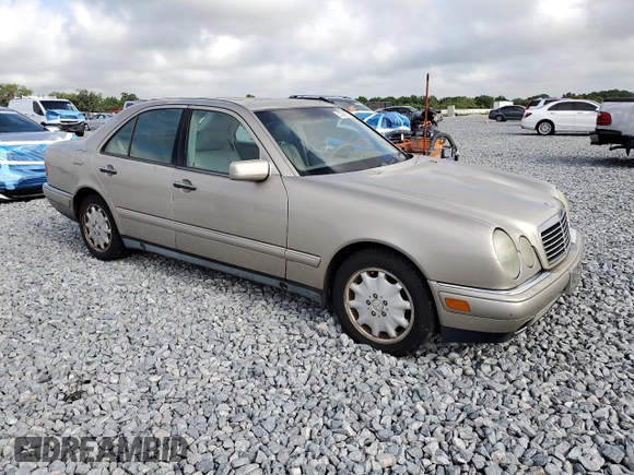 1999 Mercedes-Benz E with VIN WDBJF25H7XA934446, listed as a Copart auction lot 51386255 with 218,439 mi miles and Clean Title. Bid and sale history available at DreamBid. Image 4.