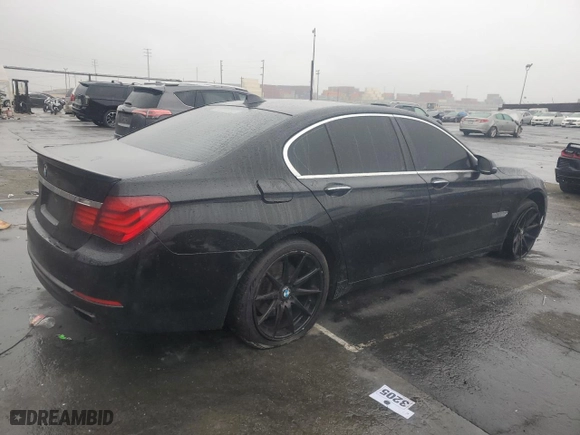 2015 BMW 7 Series 740i with VIN WBAYA6C5XFD826718, listed as a Copart auction lot 86762994 with 181,475 mi miles and Clean Title. Bid and sale history available at carsss.com. Image 3.