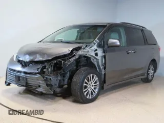 2018 Toyota Sienna XLE Auto Access Seat with VIN 5TDYZ3DC3JS921237, listed as a Copart auction lot 48207645 with 58,821 mi miles and Salvage Title. Bid and sale history available at carsss.com. Image 2.