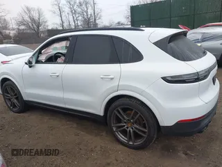 2023 Porsche Cayenne z VIN WP1AA2AY4PDA04474, wystawiony jako IAAI lot #41728559 z przebiegiem 19 514 mil mil oraz . Historia ofert i sprzedaży dostępna na DreamBid. Obrazek 14.