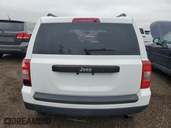 2014 Jeep Patriot Sport z VIN 1C4NJPBBXED915836, wystawiony jako Copart lot #55283925 z przebiegiem 75 951 mil mil oraz Szkoda całkowita • Salvage title. Historia ofert i sprzedaży dostępna na DreamBid. Obrazek 6.
