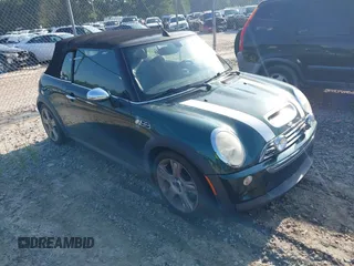 2007 MINI Convertible S z VIN WMWRH33557TJ44349, wystawiony jako IAAI lot #42799773 z przebiegiem 92 482 mil mil oraz . Historia ofert i sprzedaży dostępna na DreamBid. Obrazek 1.