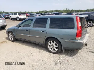 2004 Volvo V70 with VIN YV1SW61T442369211, listed as a Copart auction lot 69354244 with 245,721 mi miles and Clean Title. Bid and sale history available at carsss.com. Image 2.