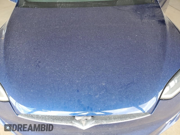 2016 Tesla Model X 70D z VIN 5YJXCAE20GF002753, wystawiony jako Copart lot #50954795 z przebiegiem 77 256 mil mil oraz Szkody całkowita. Historia ofert i sprzedaży dostępna na DreamBid. Obrazek 14.