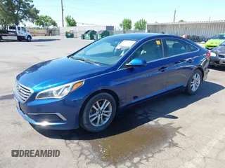 2017 Hyundai Sonata SE z VIN 5NPE24AF7HH559408, wystawiony jako IAAI lot #42297880 z przebiegiem Nie podano mil oraz . Historia ofert i sprzedaży dostępna na DreamBid. Obrazek 2.
