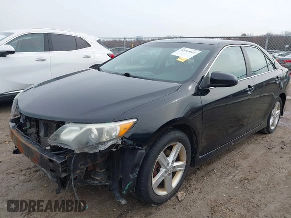 2013 Toyota Camry L with VIN 4T1BF1FK4DU249482, listed as a IAAI auction lot 42010901 with 196,121 mi miles. Bid and sale history available at carsss.com. Image 18.