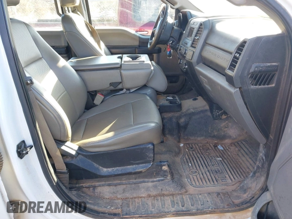 2019 Ford Super Duty F-250 SRW XL with VIN 1FT7W2A65KEF95185, listed as a IAAI auction lot 41615970 with 68,278 mi miles. Bid and sale history available at carsss.com. Image 5.