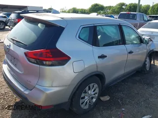 2018 Nissan Rogue SV with VIN KNMAT2MVXJP517232, listed as a IAAI auction lot 41924893 with 205,932 mi miles. Bid and sale history available at carsss.com. Image 4.