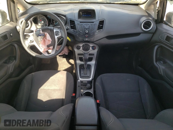 2019 Ford Fiesta SE z VIN 3FADP4EJ2KM113198, wystawiony jako Copart lot #55722435 z przebiegiem 126 943 mil mil oraz Szkoda całkowita • Salvage title. Historia ofert i sprzedaży dostępna na DreamBid. Obrazek 8.