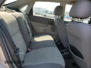 2007 Ford Focus S with VIN 1FAHP34N77W364581, listed as a Copart auction lot 52179835 with 111,701 mi miles and Salvage Title. Bid and sale history available at carsss.com. Image 10.