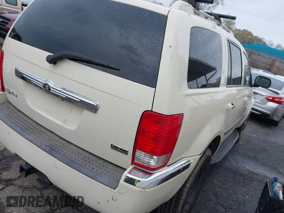 2007 Chrysler Aspen Limited z VIN 1A8HW58207F548245, wystawiony jako IAAI lot #41863028 z przebiegiem 212 475 mil mil oraz . Historia ofert i sprzedaży dostępna na DreamBid. Obrazek 4.