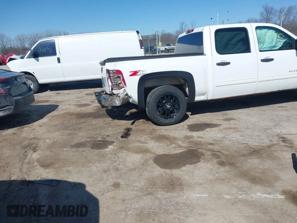 2011 Chevrolet Silverado 1500 LT with VIN 3GCPKSE37BG376443, listed as a IAAI auction lot 41972500 with 160,391 mi miles. Bid and sale history available at carsss.com. Image 6.