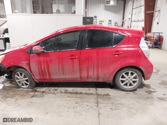 2013 Toyota Prius c One with VIN JTDKDTB32D1038030, listed as a IAAI auction lot 41568174 with 1 mi miles. Bid and sale history available at carsss.com. Image 13.
