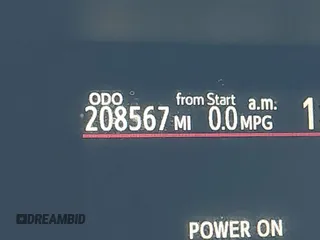 2013 Toyota Prius One z VIN JTDKDTB3XD1540798, wystawiony jako IAAI lot #42266860 z przebiegiem 208 567 mil mil oraz . Historia ofert i sprzedaży dostępna na DreamBid. Obrazek 7.