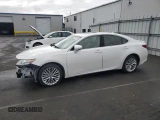 2014 Lexus ES 350 with VIN JTHBK1GG2E2114247, listed as a Copart auction lot 52910175 with 105,944 mi miles and Salvage Title. Bid and sale history available at carsss.com. Image 1.