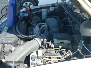 1996 Chevrolet Blazer z VIN 1GNDT13W2T2305420, wystawiony jako IAAI lot #41790250 z przebiegiem 144 378 mil mil oraz . Historia ofert i sprzedaży dostępna na DreamBid. Obrazek 12.