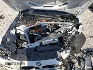 2023 BMW i4 M50 z VIN WBY33AW07PFP55475, wystawiony jako Copart lot #66895773 z przebiegiem Nie podano mil oraz . Historia ofert i sprzedaży dostępna na DreamBid. Obrazek 11.