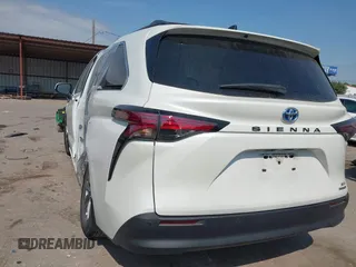 2021 Toyota Sienna XLE z VIN 5TDYRKEC6MS055675, wystawiony jako IAAI lot #42044563 z przebiegiem 7 470 mil mil oraz . Historia ofert i sprzedaży dostępna na DreamBid. Obrazek 3.