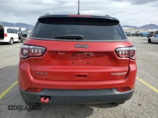 2017 Jeep Compass Trailhawk z VIN 3C4NJDDB8HT668097, wystawiony jako Copart lot #51618075 z przebiegiem 70 612 mil mil oraz Szkoda całkowita • Salvage title. Historia ofert i sprzedaży dostępna na DreamBid. Obrazek 6.
