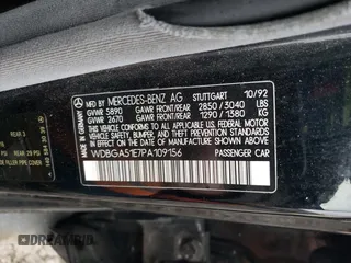 1993 Mercedes-Benz 500 z VIN WDBGA51E7PA109156, wystawiony jako Copart lot #86609194 z przebiegiem 137 885 mil mil oraz Tytuł czysty. Historia ofert i sprzedaży dostępna na DreamBid. Obrazek 12.