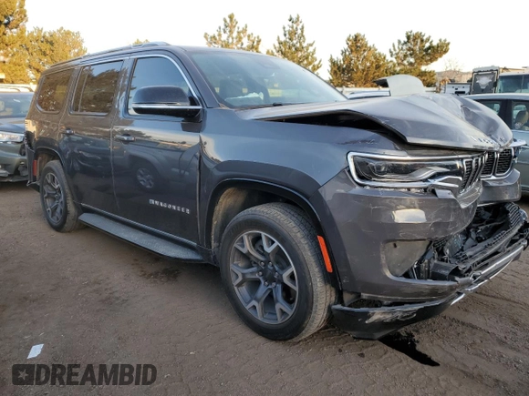 2023 Jeep Wagoneer Series III с VIN 1C4SJVDP1PS547349, выставлен на аукционе Copart как лот 81778954 с пробегом 22 343 миль миль и Списание • Salvage title. История ставок и продаж доступна на DreamBid. Изображение 4.