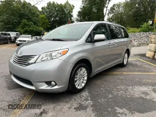 2017 Toyota Sienna XLE Auto Access Seat с VIN 5TDYZ3DCXHS766454, выставлен на аукционе Copart как лот 61725975 с пробегом 185 478 миль миль и Чистый • Clean title. История ставок и продаж доступна на DreamBid. Изображение 1.