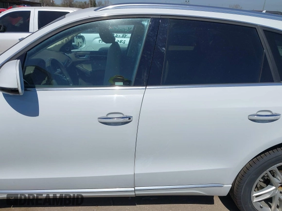 2017 Audi Q5 Premium Plus z VIN WA1L2AFP8HA023897, wystawiony jako IAAI lot #41731587 z przebiegiem 128 119 mil mil oraz . Historia ofert i sprzedaży dostępna na DreamBid. Obrazek 15.