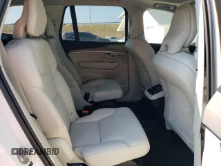 2024 Volvo XC90 Plus Bright Theme z VIN YV4062JE4R1154350, wystawiony jako Copart lot #47663595 z przebiegiem 21 626 mil mil oraz Szkoda całkowita • Salvage title. Historia ofert i sprzedaży dostępna na DreamBid. Obrazek 11.