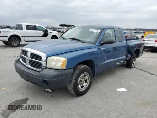 2005 Dodge Dakota ST with VIN 1D7HE22K75S329911, listed as a Copart auction lot 44815135 with 152,436 mi miles and Salvage Title. Bid and sale history available at DreamBid. Image 1.