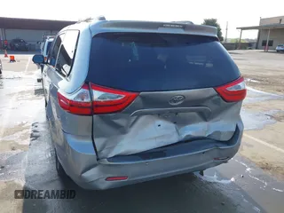 2017 Toyota Sienna XLE Auto Access Seat with VIN 5TDYZ3DC5HS831596, listed as a IAAI auction lot 42146953 with 181,807 mi miles. Bid and sale history available at carsss.com. Image 6.