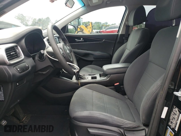 2017 Kia Sorento LX z VIN 5XYPGDA34HG305081, wystawiony jako Copart lot #60938125 z przebiegiem 132 764 mil mil oraz Czysty tytuł • Clean title. Historia ofert i sprzedaży dostępna na DreamBid. Obrazek 7.