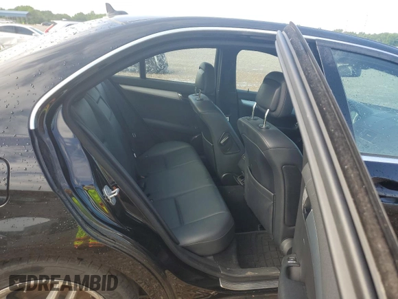 2008 Mercedes-Benz C 300 Sport z VIN WDDGF54XX8F038545, wystawiony jako Copart lot #56676185 z przebiegiem 203 493 mil mil oraz Szkoda całkowita • Salvage title. Historia ofert i sprzedaży dostępna na DreamBid. Obrazek 10.