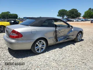 2008 Mercedes-Benz CLK 350 z VIN WDBTK56FX8T092386, wystawiony jako Copart lot #57283715 z przebiegiem 126 696 mil mil oraz Szkoda całkowita • Salvage title. Historia ofert i sprzedaży dostępna na DreamBid. Obrazek 3.