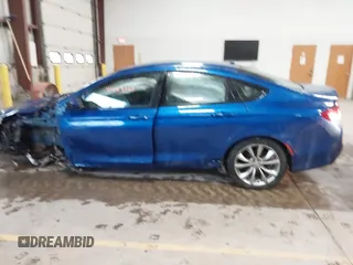 2015 Chrysler 200 S with VIN 1C3CCCBB8FN756535, listed as a IAAI auction lot 41464953 with 141,202 mi miles. Bid and sale history available at carsss.com. Image 15.