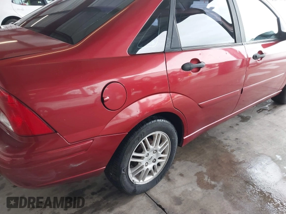 2000 Ford Focus ZTS with VIN 1FAHP3835YW197115, listed as a IAAI auction lot 41583720 with 177,022 mi miles and . Bid and sale history available at carsss.com. Image 13.