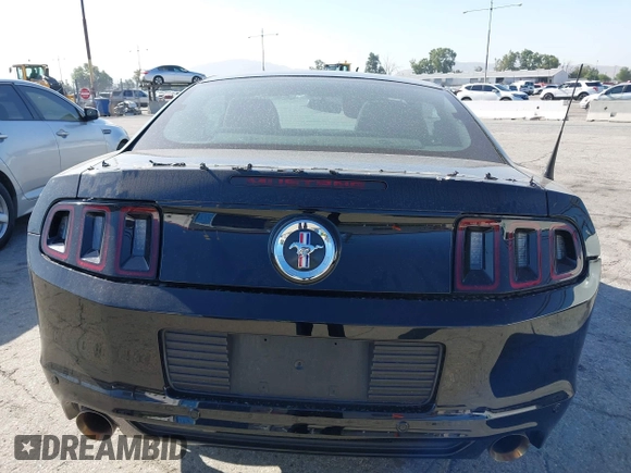 2014 Ford Mustang V6 z VIN 1ZVBP8AM5E5304212, wystawiony jako IAAI lot #42349481 z przebiegiem 18 478 mil mil oraz . Historia ofert i sprzedaży dostępna na DreamBid. Obrazek 16.