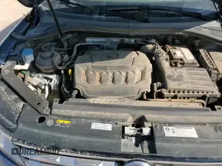 2020 Volkswagen Tiguan S с VIN 3VV1B7AX7LM134770, выставлен на аукционе Copart как лот 52528495 с пробегом 58 369 миль миль и Списание • Salvage title. История ставок и продаж доступна на DreamBid. Изображение 16.