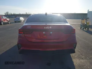 2022 Kia Forte LXS z VIN 3KPF24AD4NE472102, wystawiony jako IAAI lot #41810091 z przebiegiem 45 651 mil mil oraz . Historia ofert i sprzedaży dostępna na DreamBid. Obrazek 16.