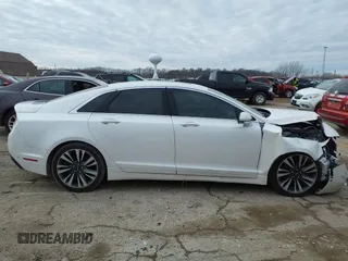 2019 Lincoln MKZ Hybrid Reserve II z VIN 3LN6L5MU1KR631351, wystawiony jako IAAI lot #41522333 z przebiegiem 82 839 mil mil oraz . Historia ofert i sprzedaży dostępna na DreamBid. Obrazek 13.