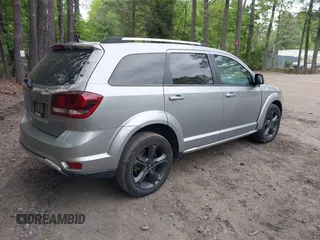 2020 Dodge Journey Crossroad z VIN 3C4PDCGB4LT201564, wystawiony jako IAAI lot #42105007 z przebiegiem 115 411 mil mil oraz . Historia ofert i sprzedaży dostępna na DreamBid. Obrazek 4.