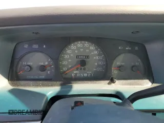 1999 Mercury Grand Marquis GS z VIN 2MEFM74W5XX711421, wystawiony jako Copart lot #53062605 z przebiegiem 106 913 mil mil oraz Nie do naprawy • Non repairable. Historia ofert i sprzedaży dostępna na DreamBid. Obrazek 9.