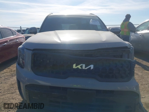 2024 Kia Telluride SX Prestige X-Pro z VIN 5XYP5DGCXRG445215, wystawiony jako IAAI lot #40995272 z przebiegiem 17 931 mil mil oraz . Historia ofert i sprzedaży dostępna na DreamBid. Obrazek 6.