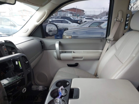 2008 GMC Sierra 1500 SLE1 with VIN 3GTEK13J58G226939, listed as a IAAI auction lot 41340422 with 203,921 mi miles. Bid and sale history available at carsss.com. Image 5.