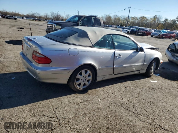 2002 Mercedes-Benz CLK 320/430 z VIN WDBLK65G32T120293, wystawiony jako Copart lot #74667634 z przebiegiem 145 957 mil mil oraz Szkoda całkowita • Salvage title. Historia ofert i sprzedaży dostępna na DreamBid. Obrazek 3.
