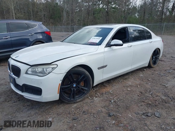 2015 BMW 7 Series 750Li with VIN WBAYE8C54FD780951, listed as a IAAI auction lot 41813038 with 103,131 mi miles. Bid and sale history available at carsss.com. Image 17.